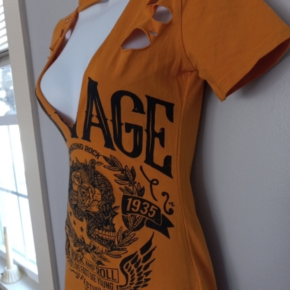 Windsor Rock Tshirt Dress XS Distressed, Low Cut Front - Picture 5 of 6